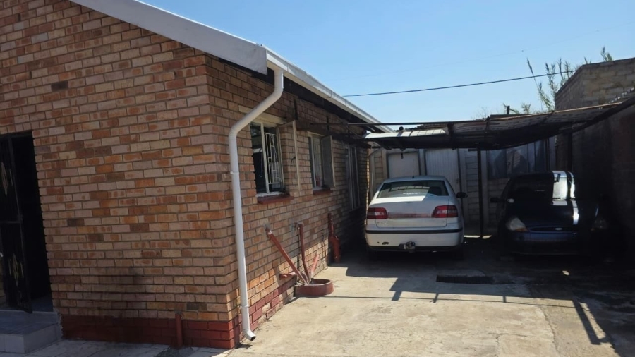 3 Bedroom Property for Sale in Rustenburg North North West